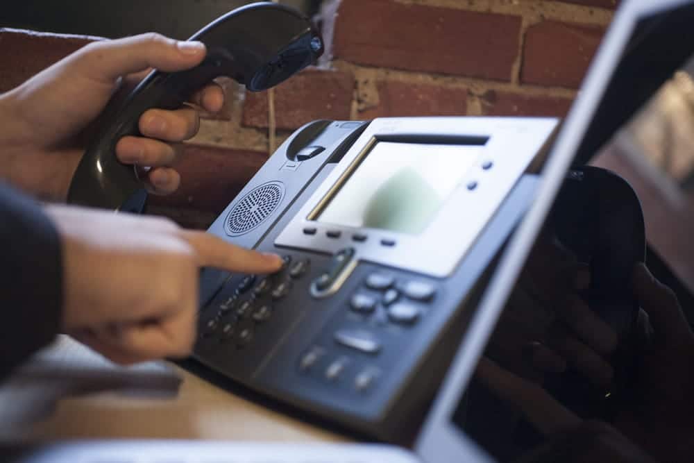 Best Voip Phone Service For Business VoIP Phone Systems: Choosing the Best Option for Your Business